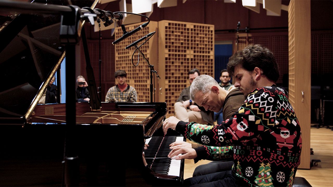 Prof. Brad Mehldau and Noé Sécula playing the piano